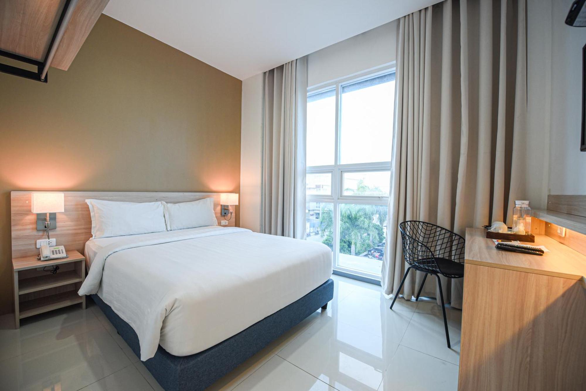Figtree Hotel Илоило Экстерьер фото