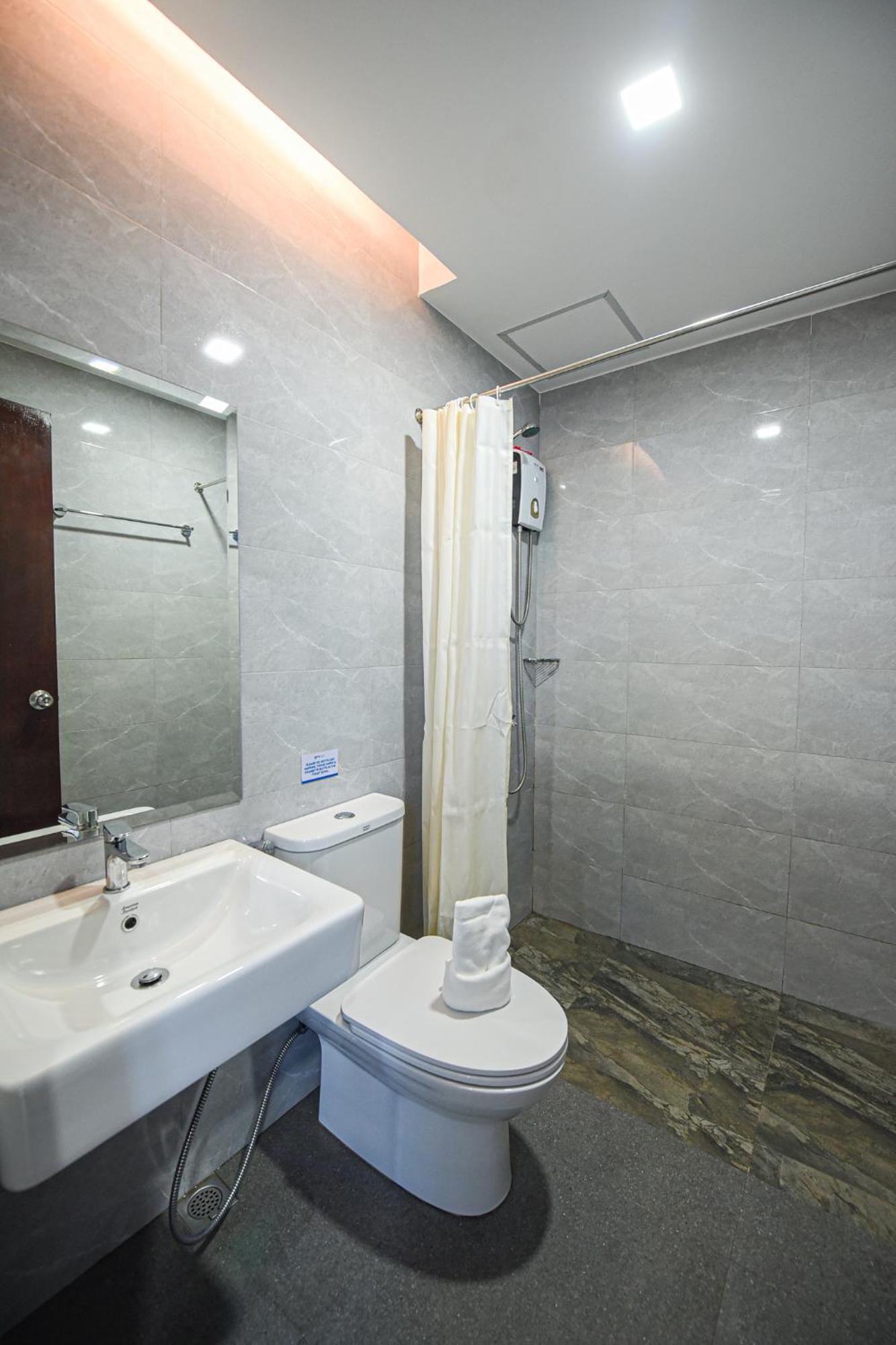 Figtree Hotel Илоило Экстерьер фото